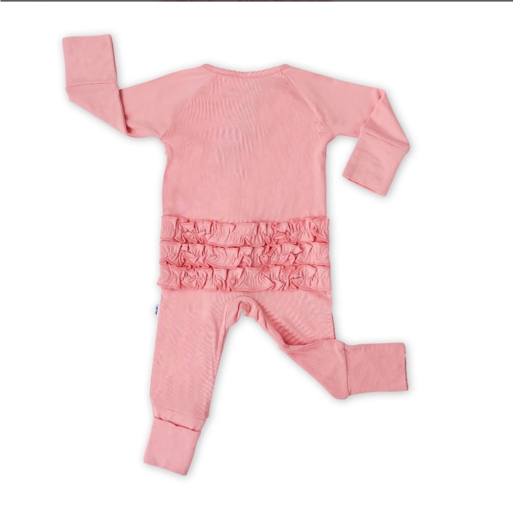 LITTLE SLEEPIES. Bumblegum ruffled zippy. EUC. 3-6m